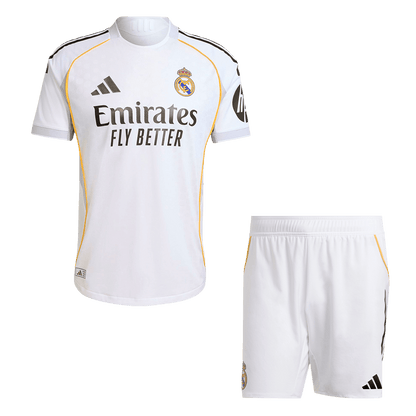 Conjunto Auténtico Real Madrid 2025/26 Primera Equipación (Camiseta + Pantalón Corto)